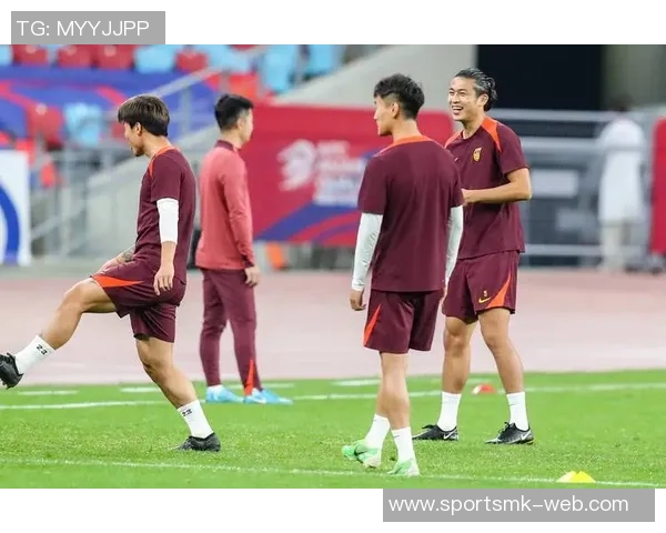 国足集训期间教练组每日短会与视频课程提升球队战术水平